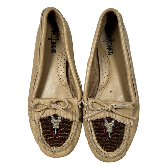 Minnetonka tan Beige Beaded Moccasins flats red - Picture 1 of 9